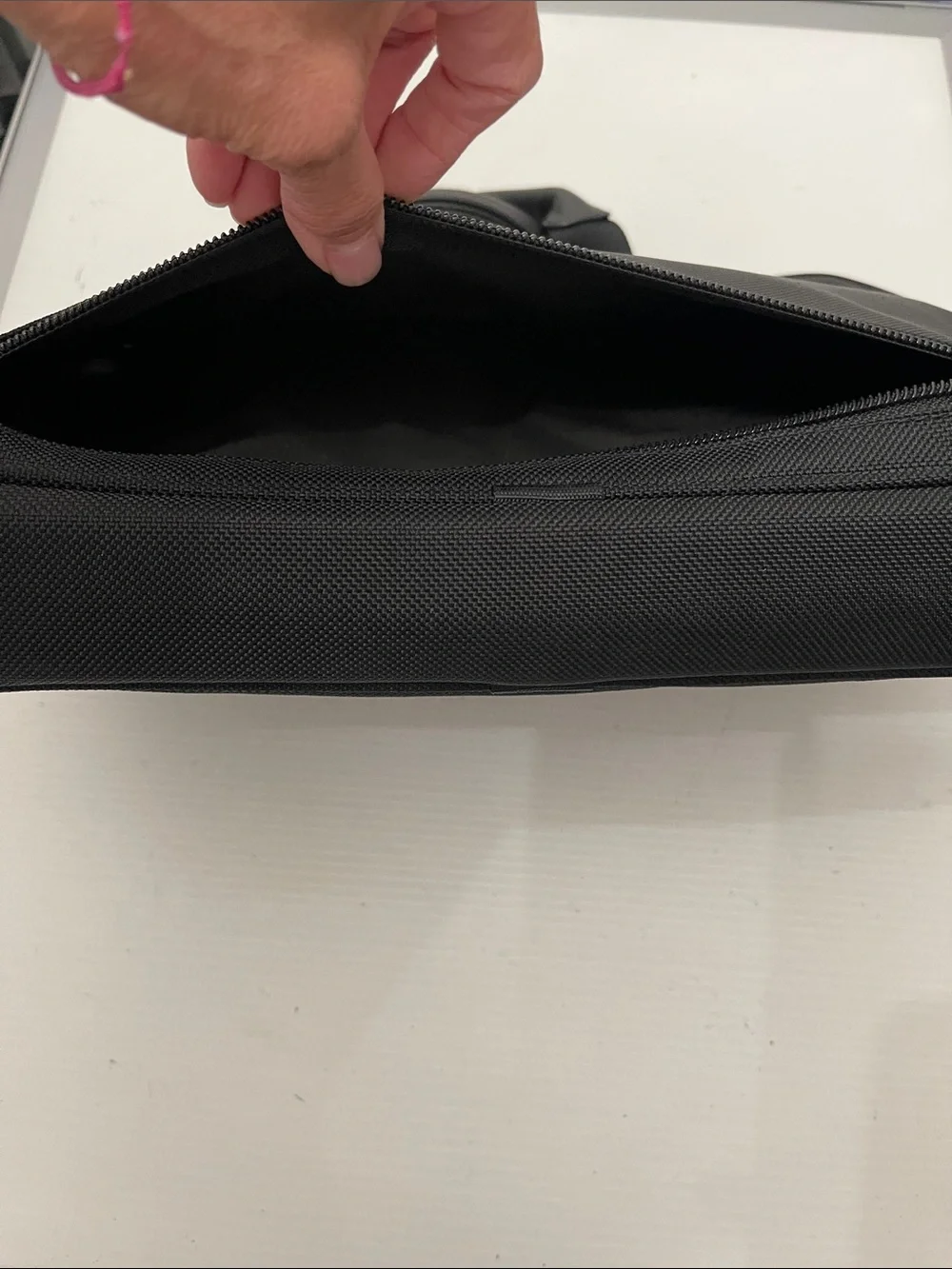 TUMI BALLISTIC NYLON LAPTOP, IPAD TRAVEL BAG SIZE M